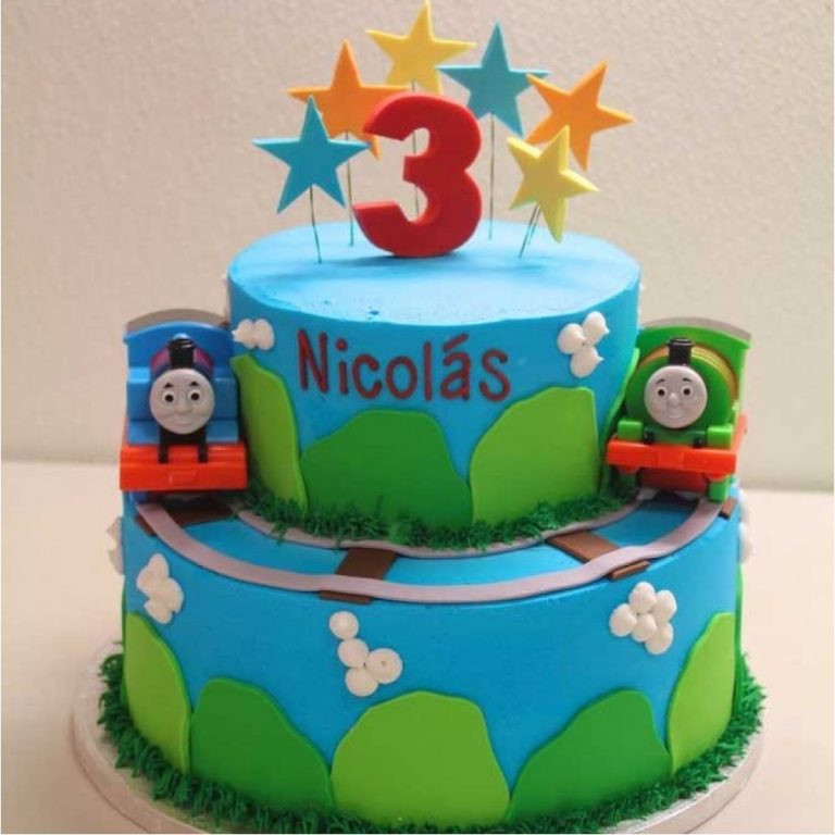 File:Child's Birthday Cake (8699482292).jpg - Wikimedia Commons