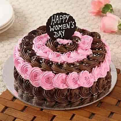 Delicious Womens Day Strawberry Cake