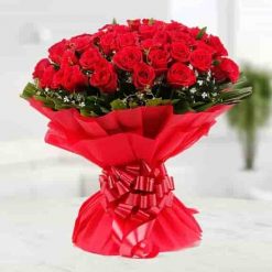 Big Roses Bouquet: A stunning arrangement of large roses, perfect for making a grand statement in any celebration or occasion.