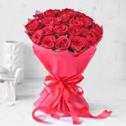 Beautiful red roses bouquet for Valentine's Day celebration, expressing love and affection with vibrant blooms.