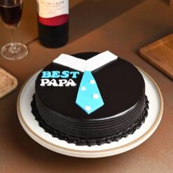 Rich chocolate cake for celebrating Papa, perfect for special occasions and chocolate lovers.
