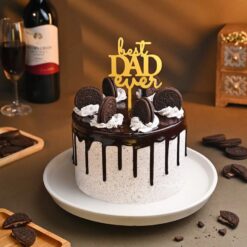 Choco Oreo cake for celebrating Dad, perfect for special occasions and chocolate and Oreo enthusiasts.